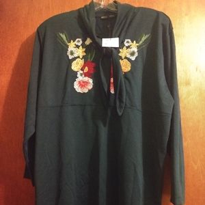 Zara women dress green Long sleeve /w bow tie and front floral embroidery size M